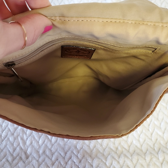 Boulder Ridge Full Grain Cowhide Convertible Backpack/Crossbody Bag - Picture 9 of 16